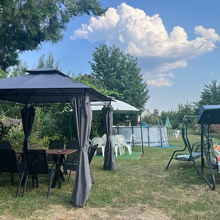 Apartamento Rose Garden Siófok Exterior foto