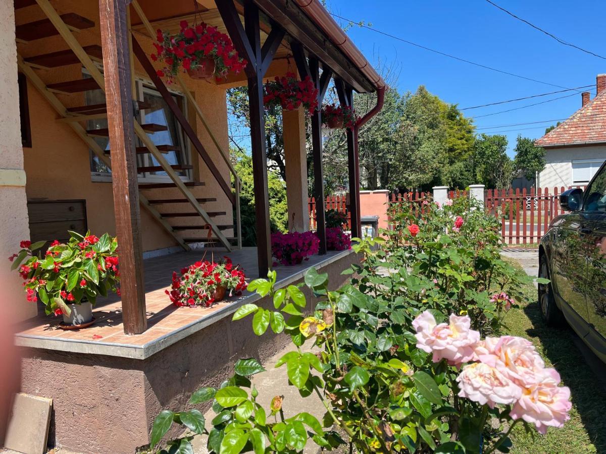Apartamento Rose Garden Siófok Exterior foto