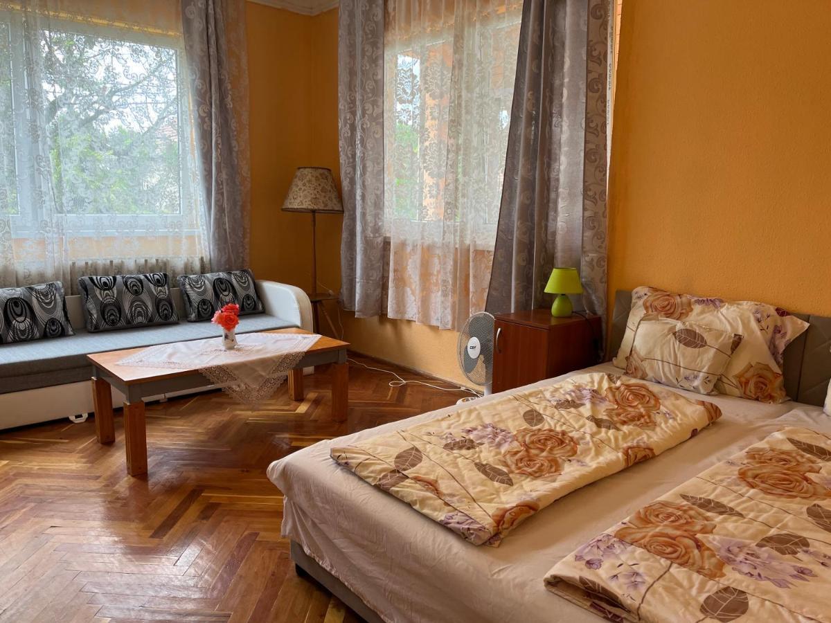 Apartamento Rose Garden Siófok Exterior foto