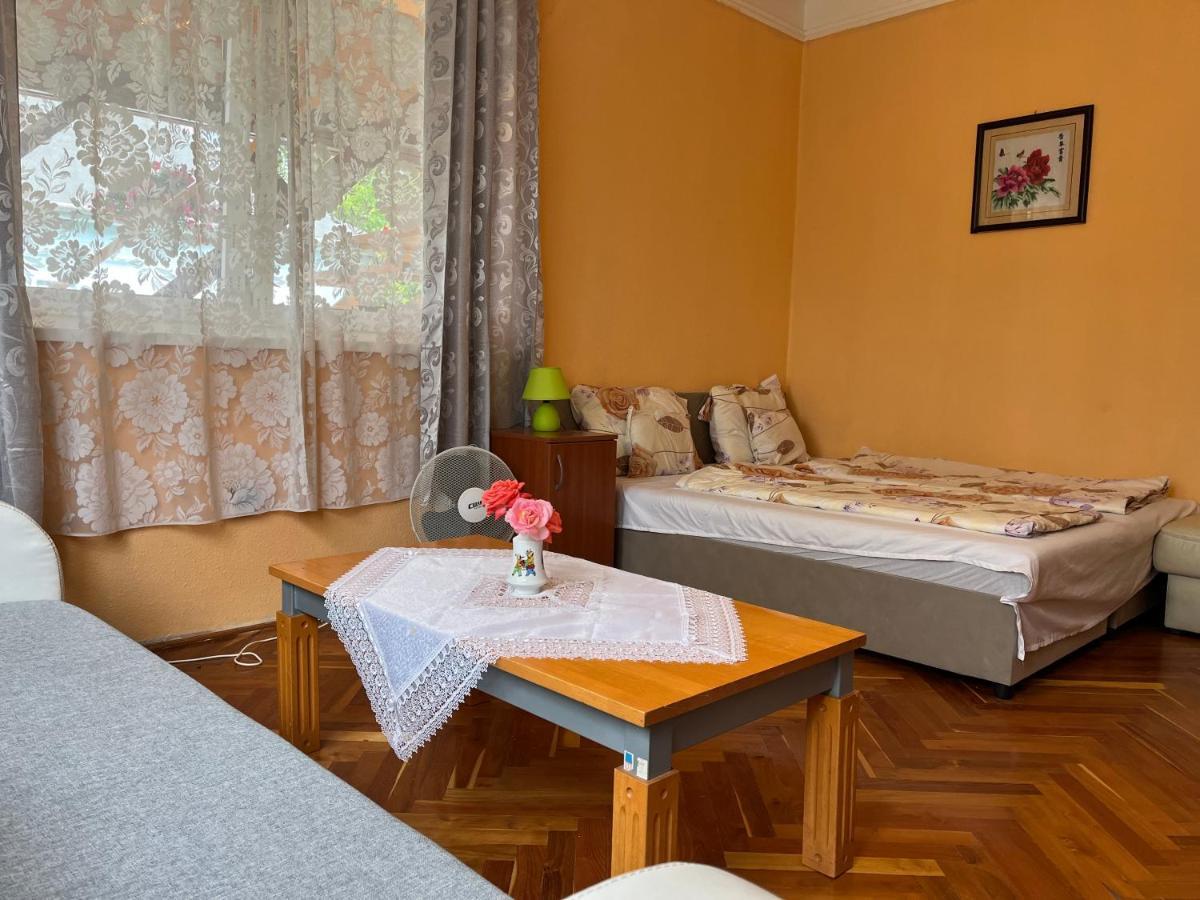 Apartamento Rose Garden Siófok Exterior foto